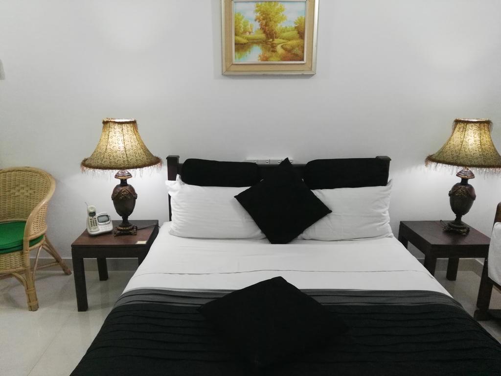 Anna Shanthi Villa Kandy Exterior photo
